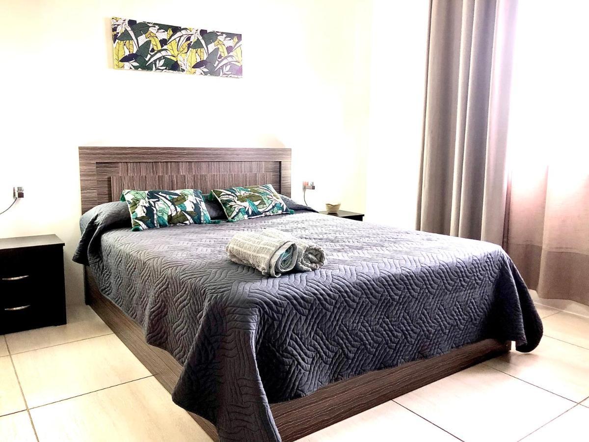 Luxury Westwood Apartment+Pool Flic-en-Flacq エクステリア 写真