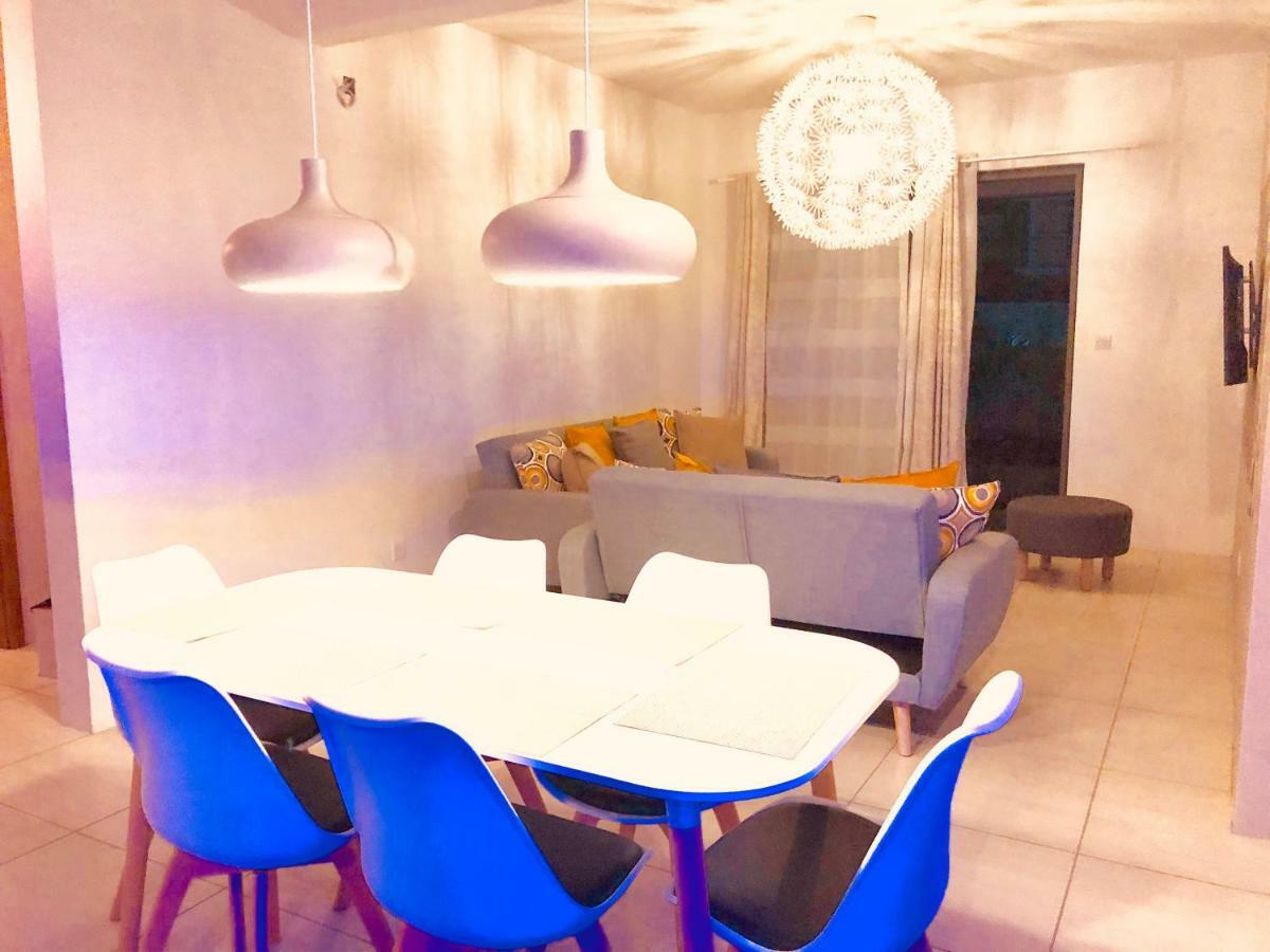 Luxury Westwood Apartment+Pool Flic-en-Flacq エクステリア 写真