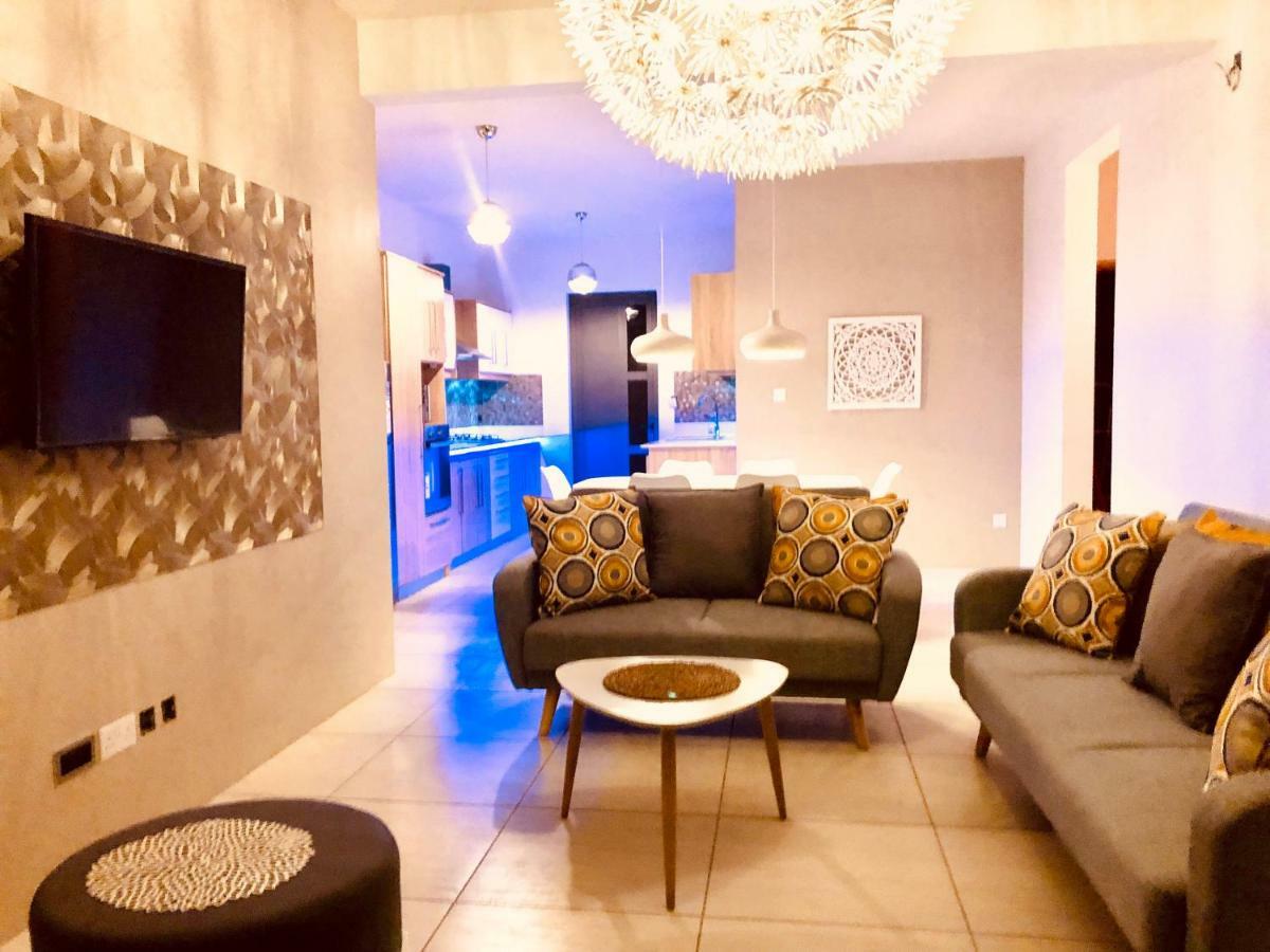 Luxury Westwood Apartment+Pool Flic-en-Flacq エクステリア 写真